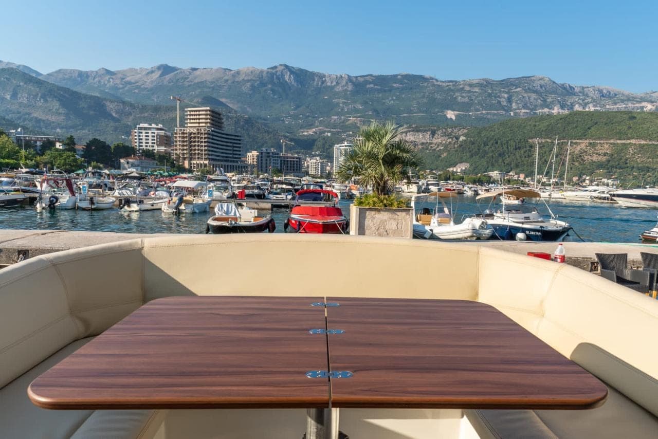 Beneteau Monte Carlo 47 - photograph 3