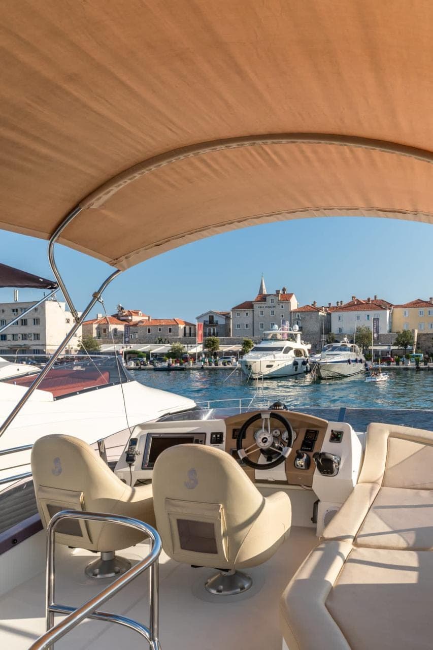 Beneteau Monte Carlo 47 - photograph 6