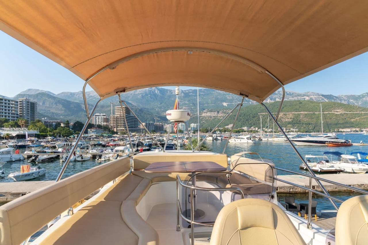 Beneteau Monte Carlo 47 - photograph 8