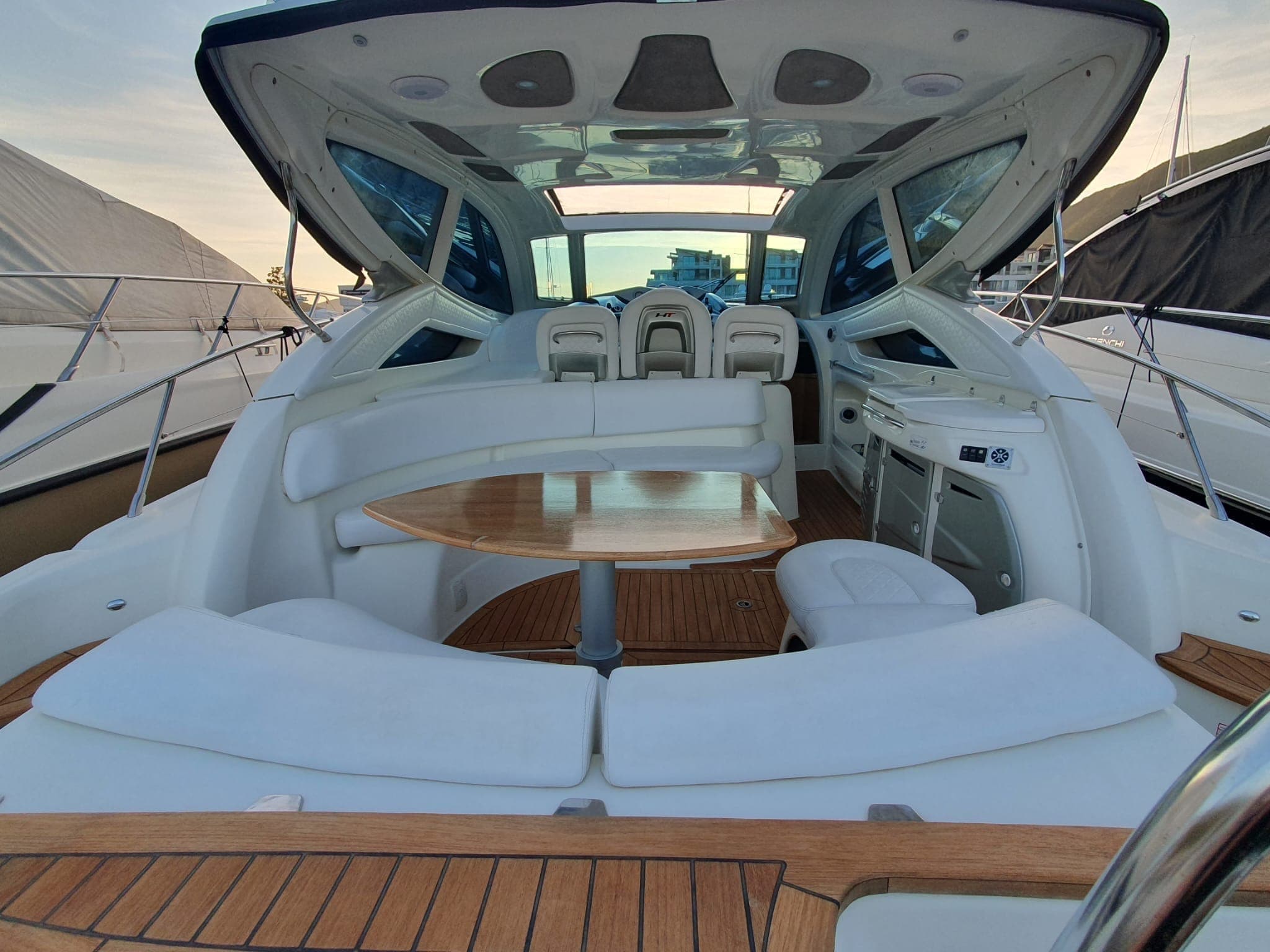 Cranchi Mediterranee 43 HT - photograph 1