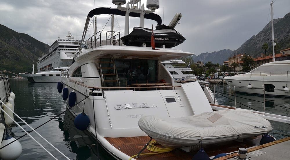 Fairline Squadron 78 - photograph 4