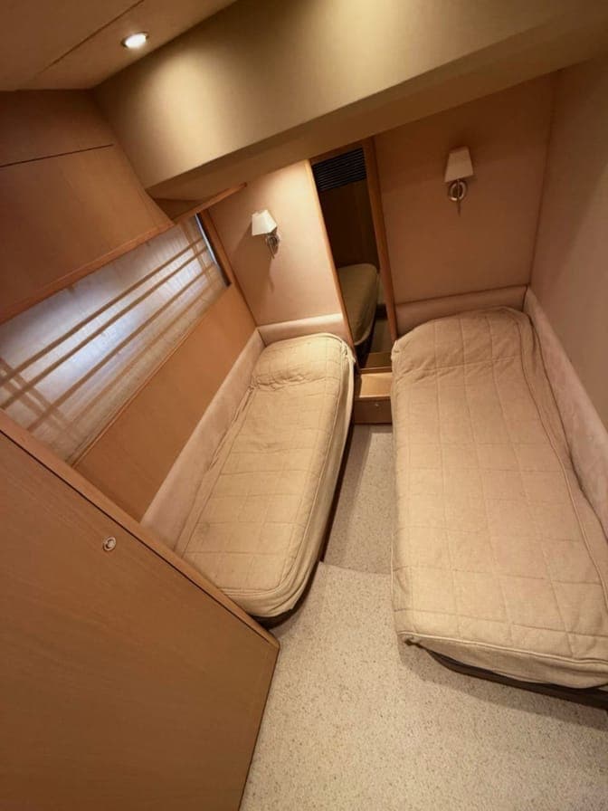 Princess 62 Fly - photograph 4