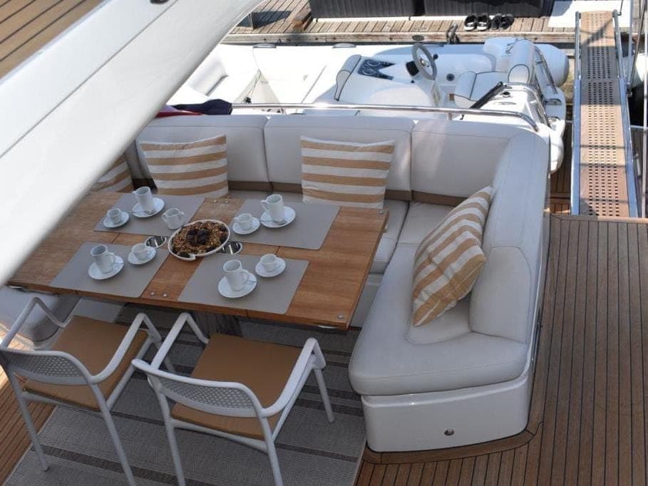 Princess 64 Fly - photograph 4