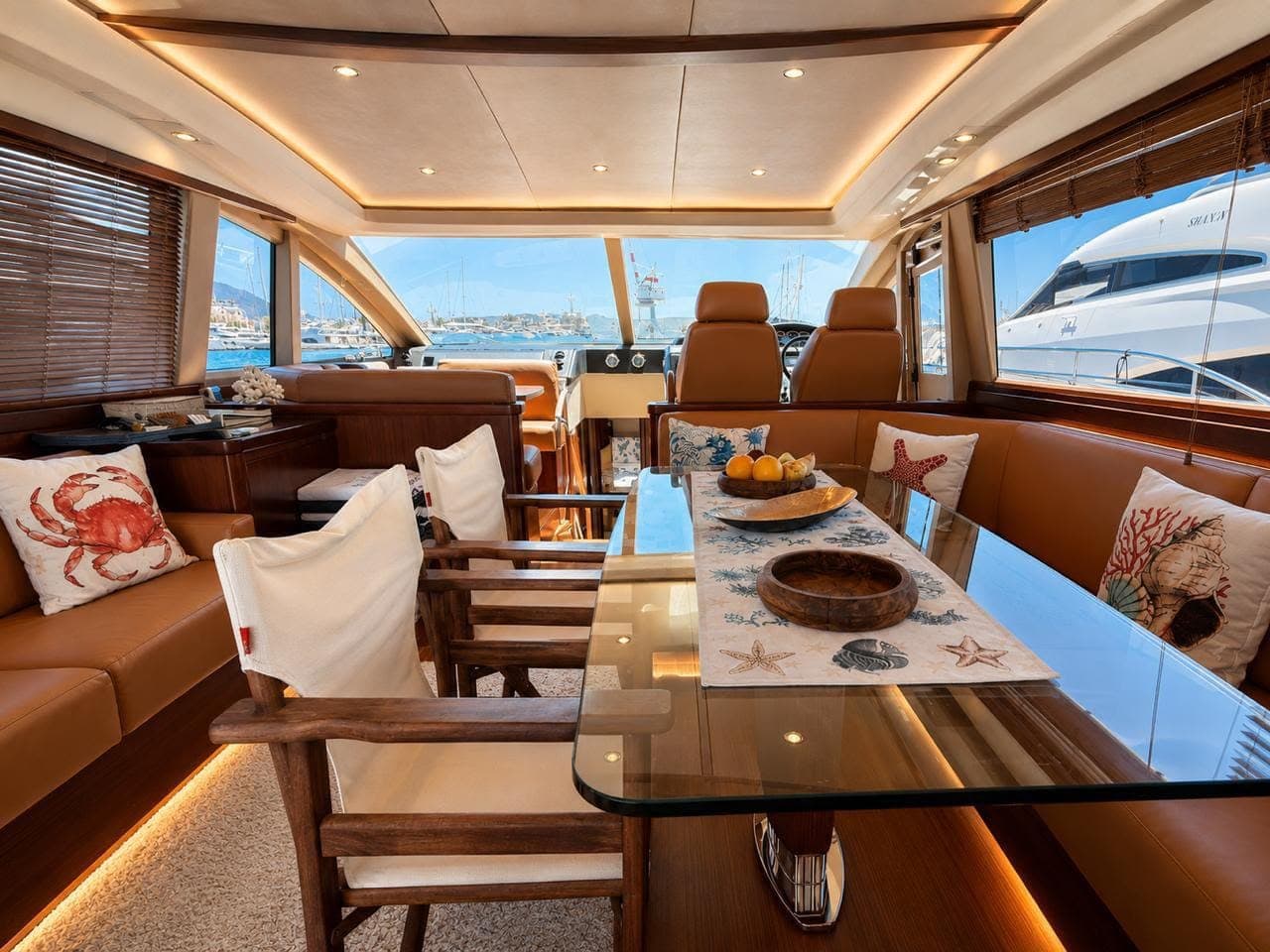 Princess V65 - photograph 8