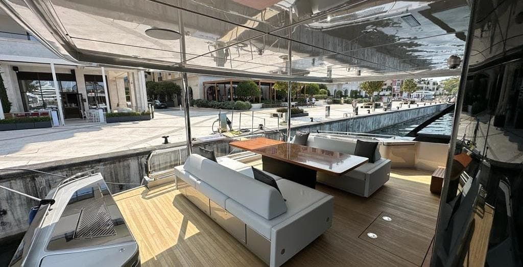 Riva Argo 90 - photograph 3