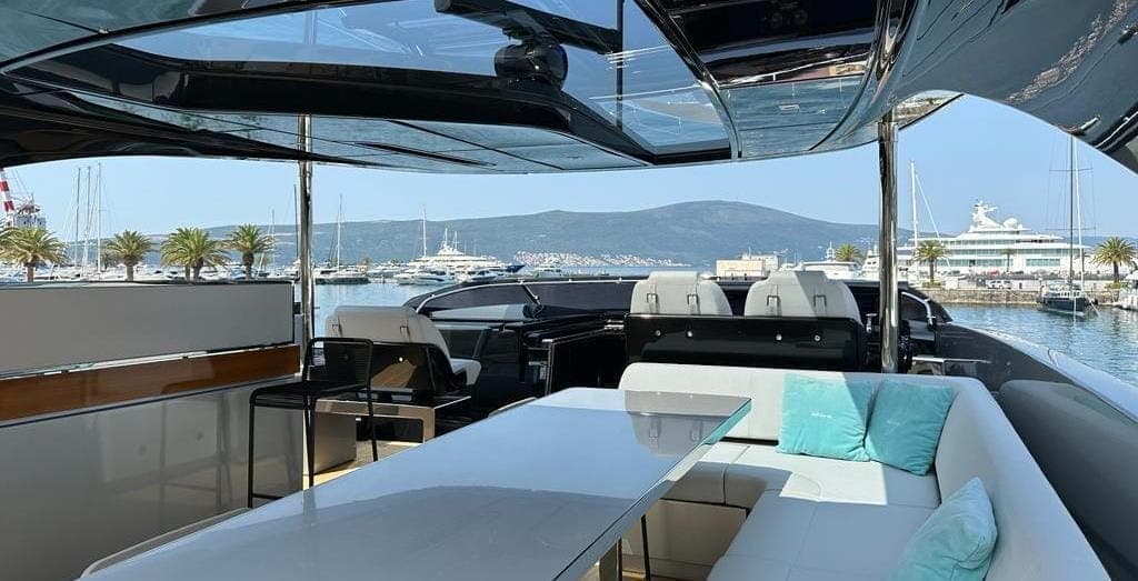Riva Argo 90 - photograph 7